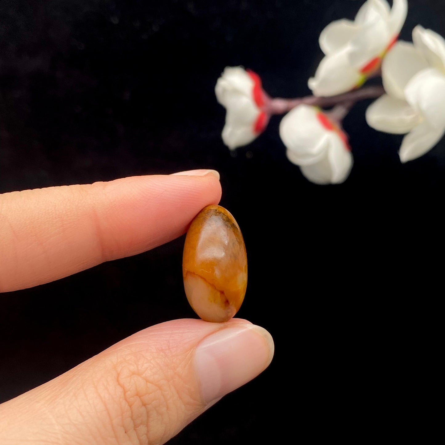 和田玉聚红皮籽料原石(4.7g)