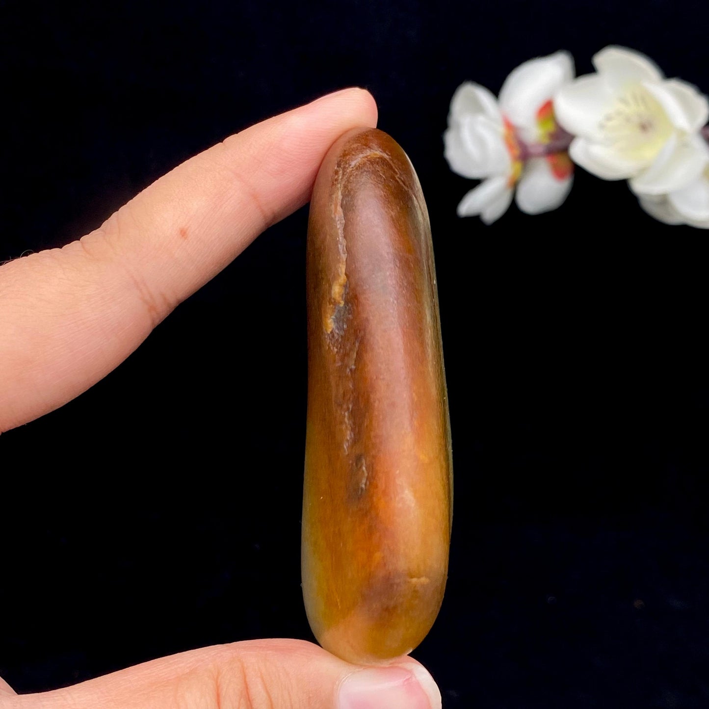 和田玉聚红皮籽料手把件(103.6g)