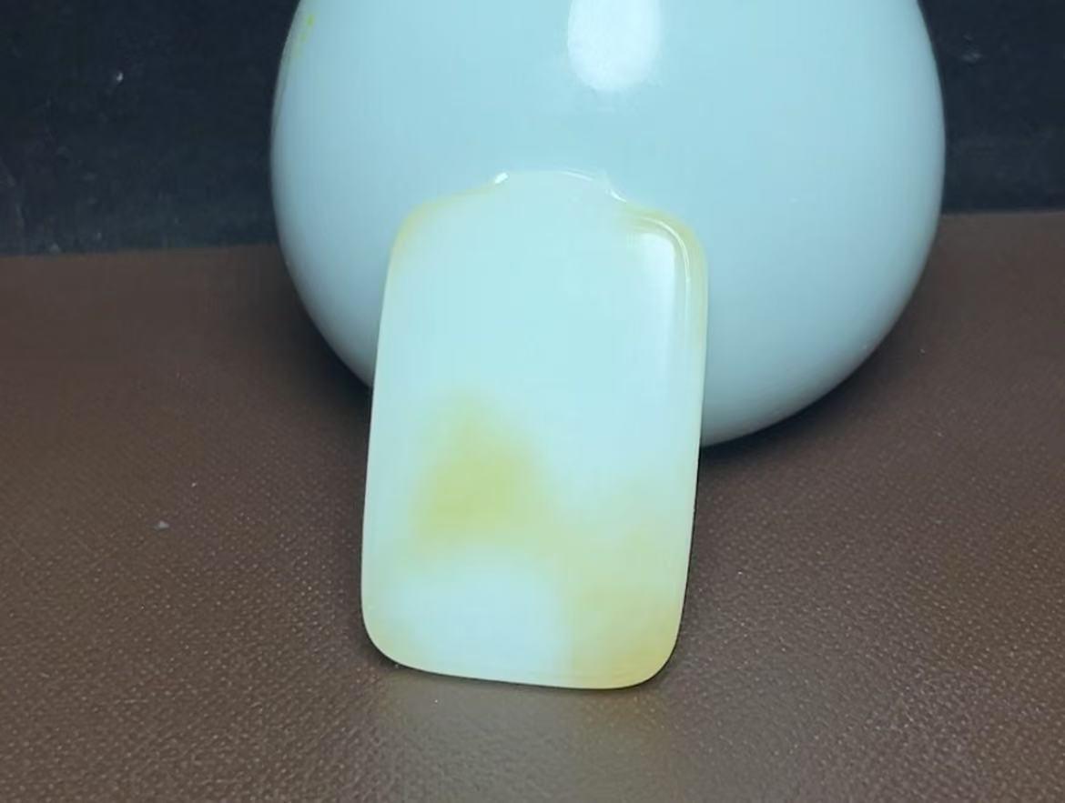 新疆和田玉且末糖羊脂玉平安无事牌(28.6g)