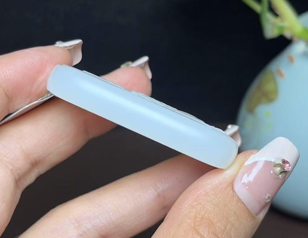 新疆和田玉且末料羊脂玉龙牌(32.2g)