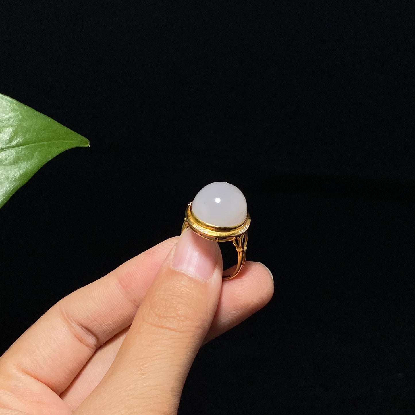精品和田山料白玉金镶玉戒指(5.0g)