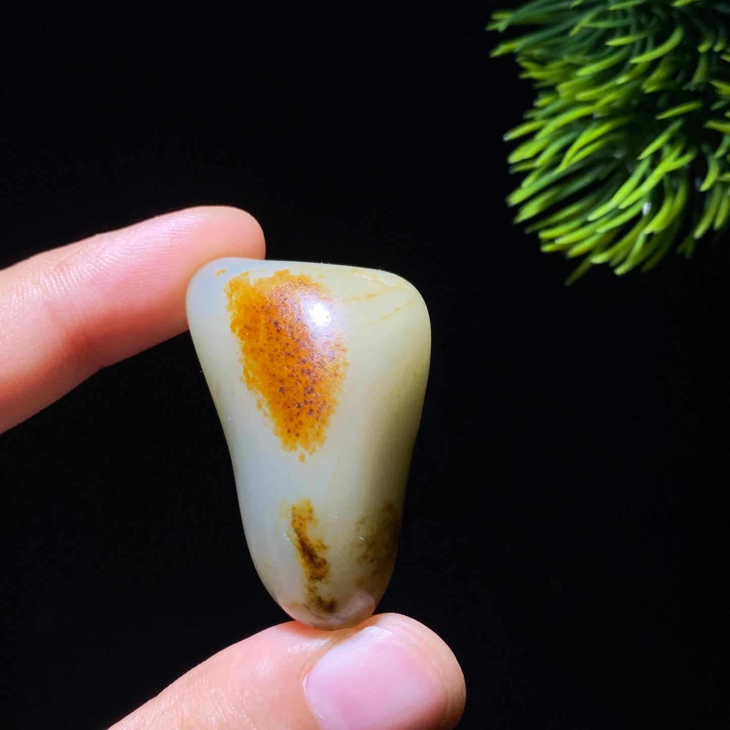 和田玉红皮籽料原石(22.6g)