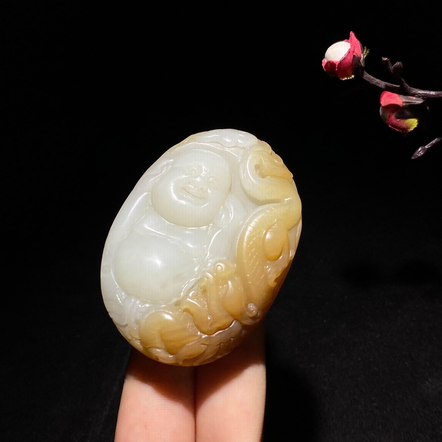新疆且末糖白玉佛公手把件(83.5g)