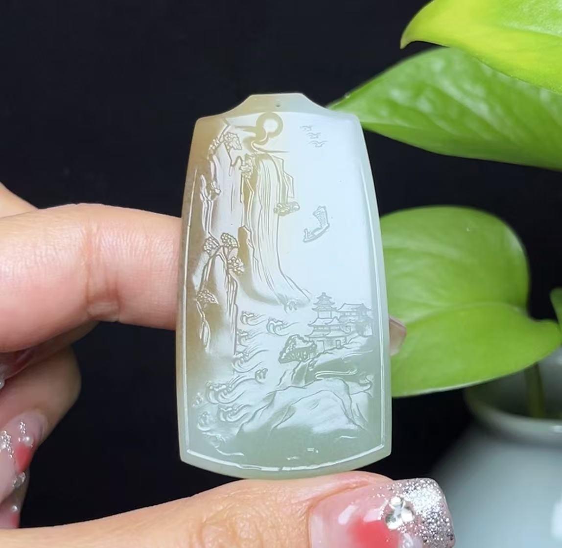 和田玉特色三色料山水牌(25.2g)