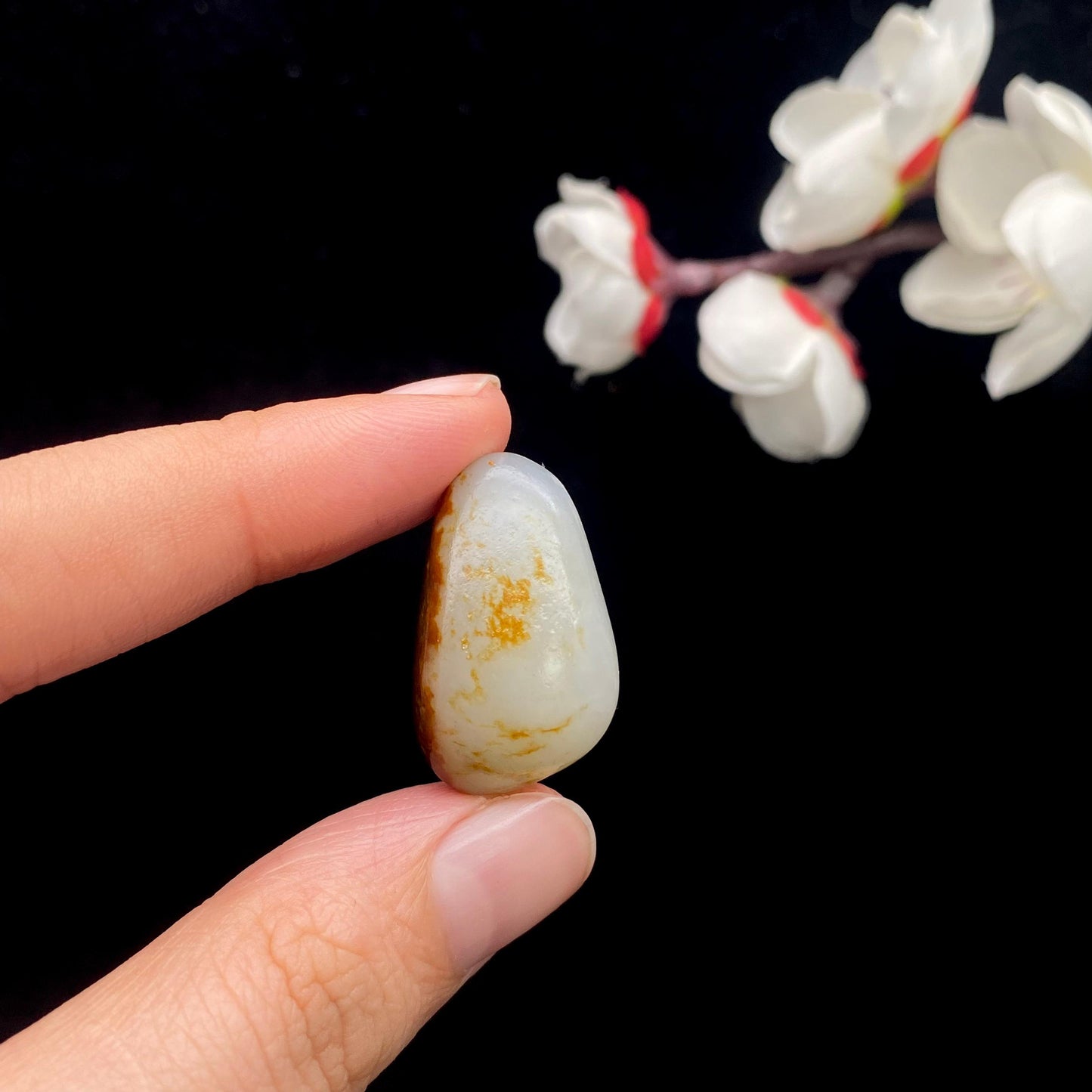 和田玉聚红皮籽料原石(7.9g)