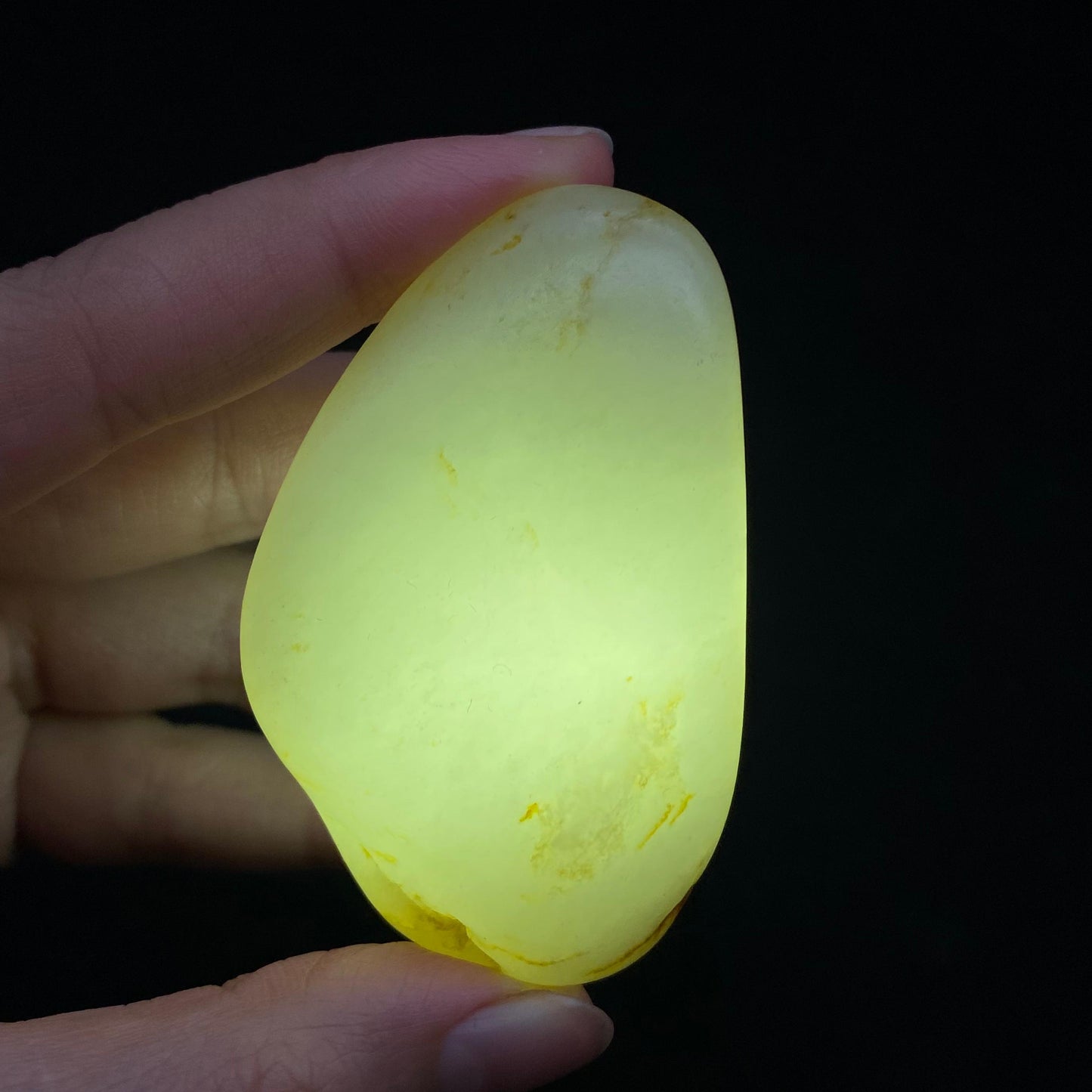 和田玉黄皮籽料原石(61.5g)
