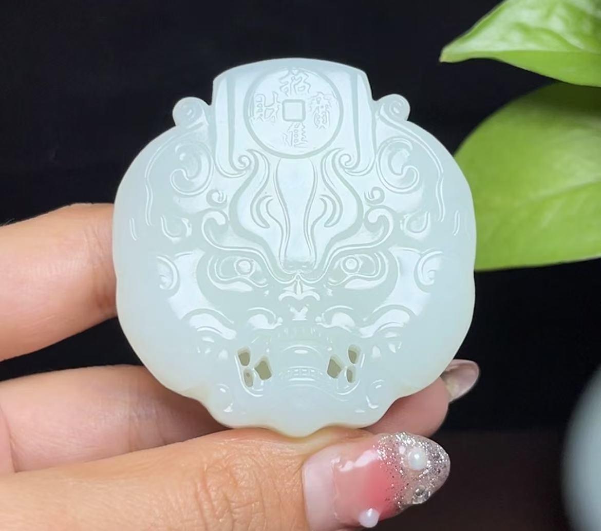 和田羊脂玉守护神皮带扣(71.5g)