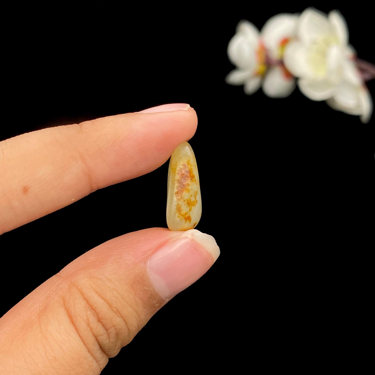 和田玉洒金皮籽料戒面籽(2.2g)