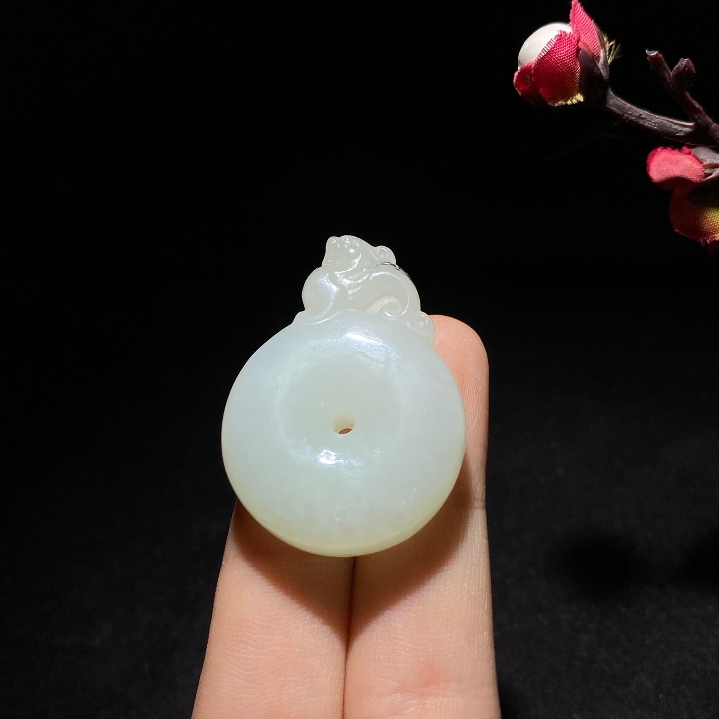精品和田白玉山料貔貅平安扣挂件(17.3g)