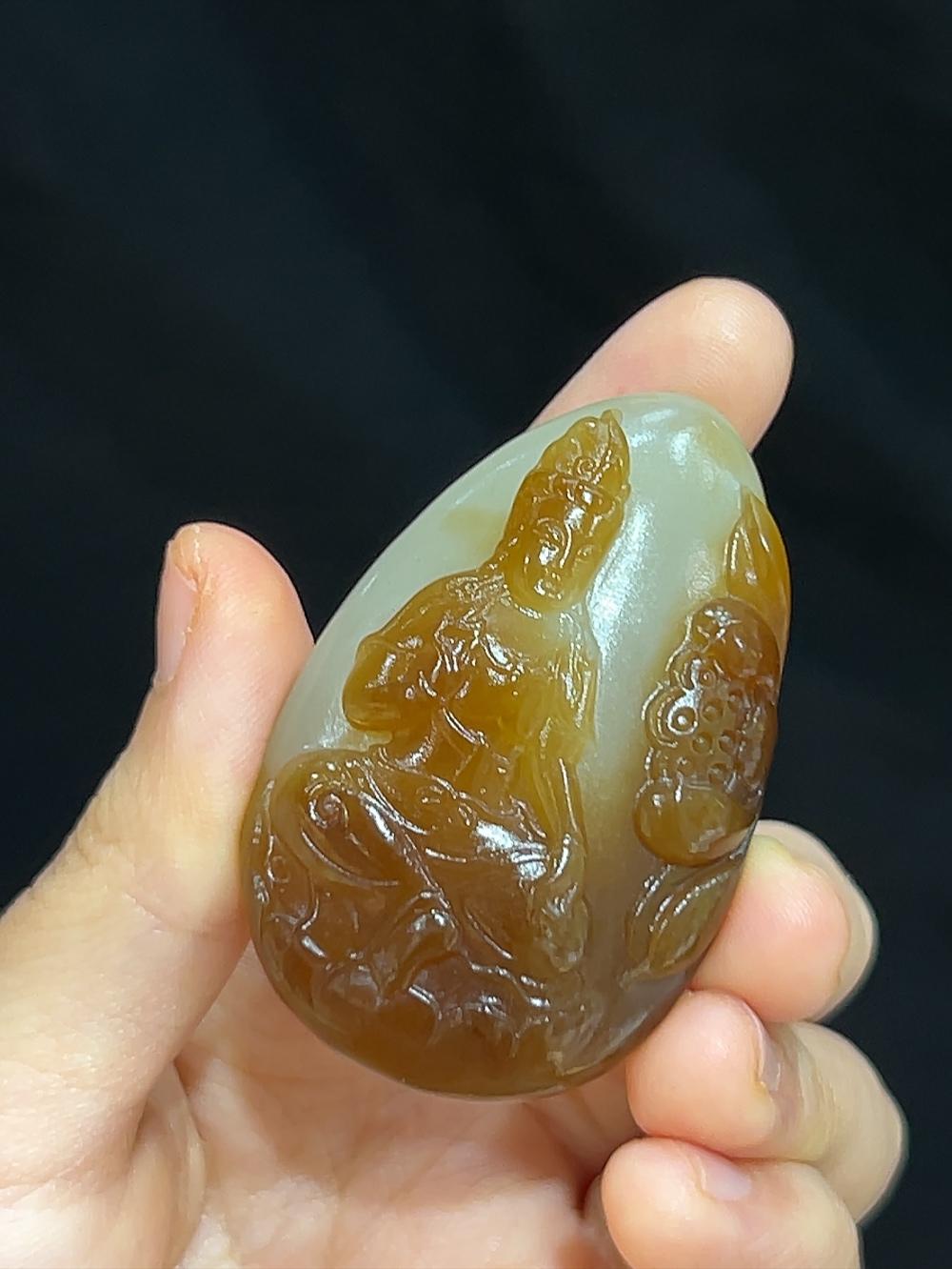 和田玉且末料糖白观音(40.3g)