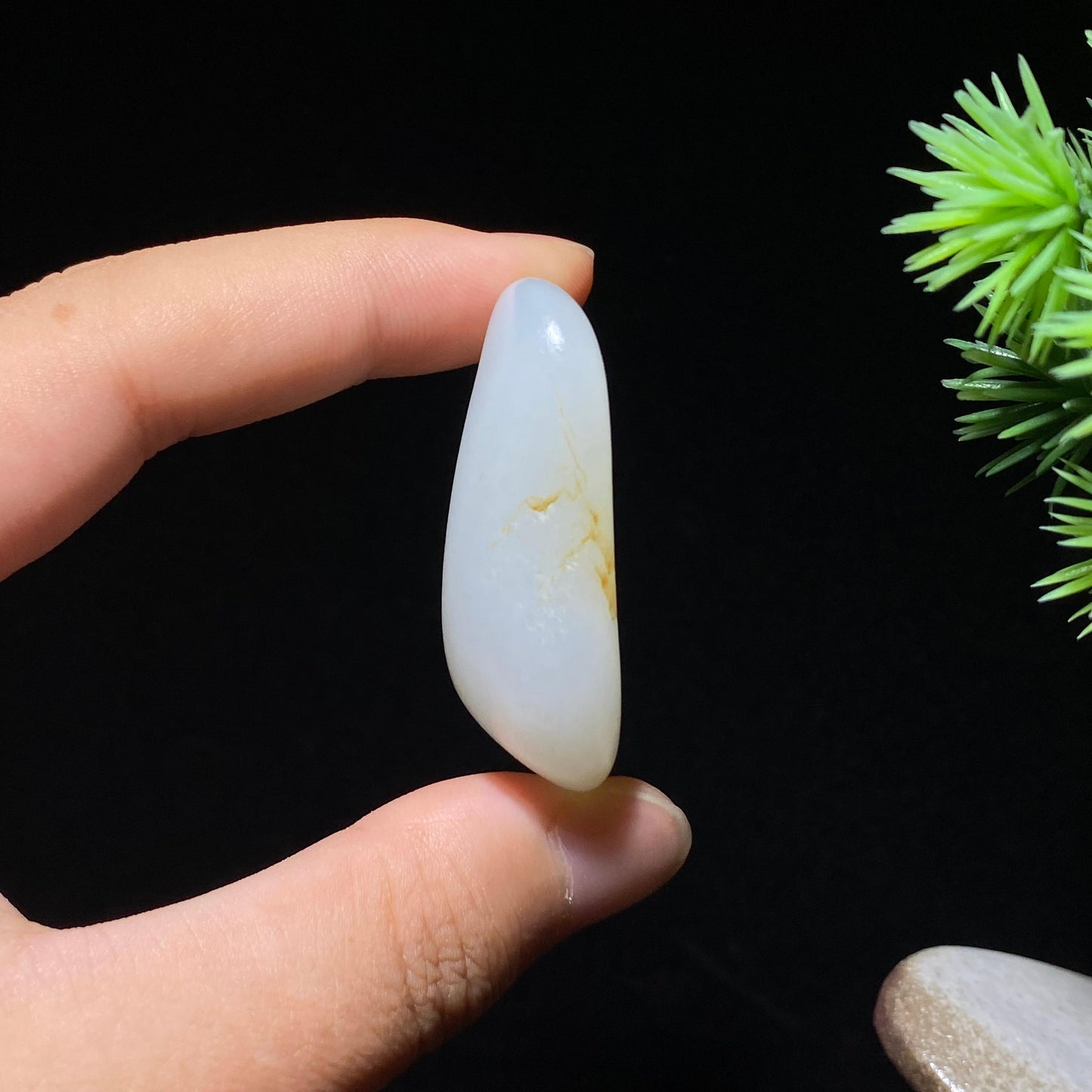 和田玉白玉洒金皮籽料原石(25.8g)