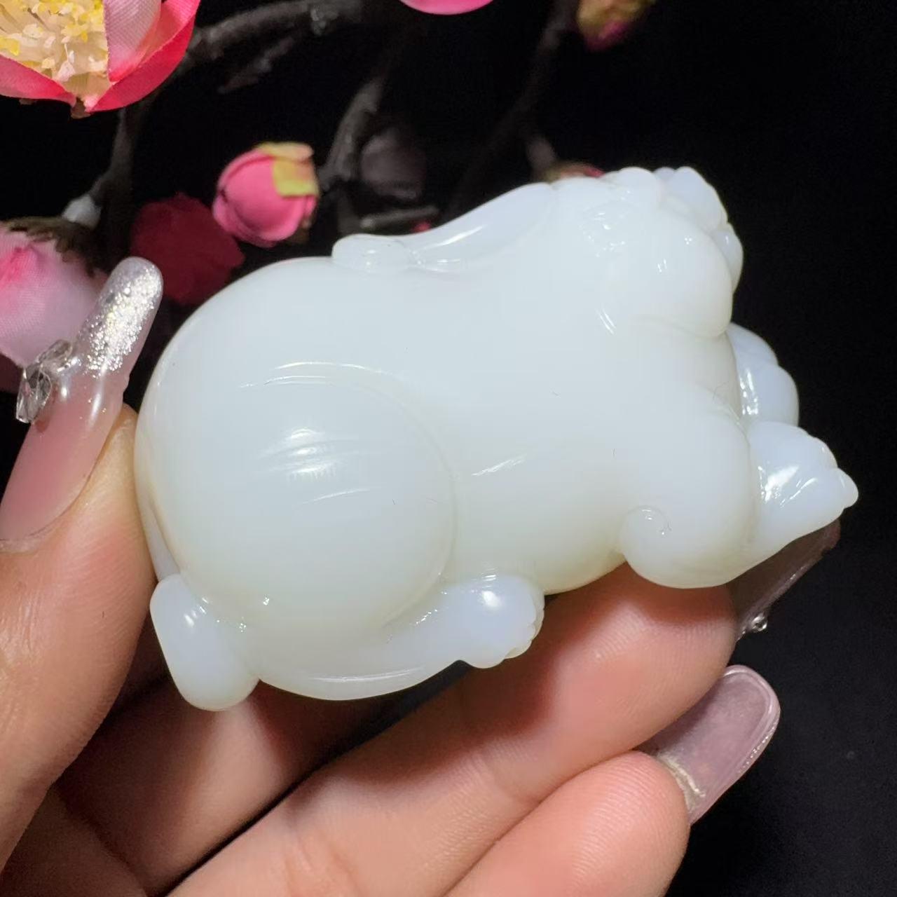 和田玉白玉手把件貔貅(129.1g)