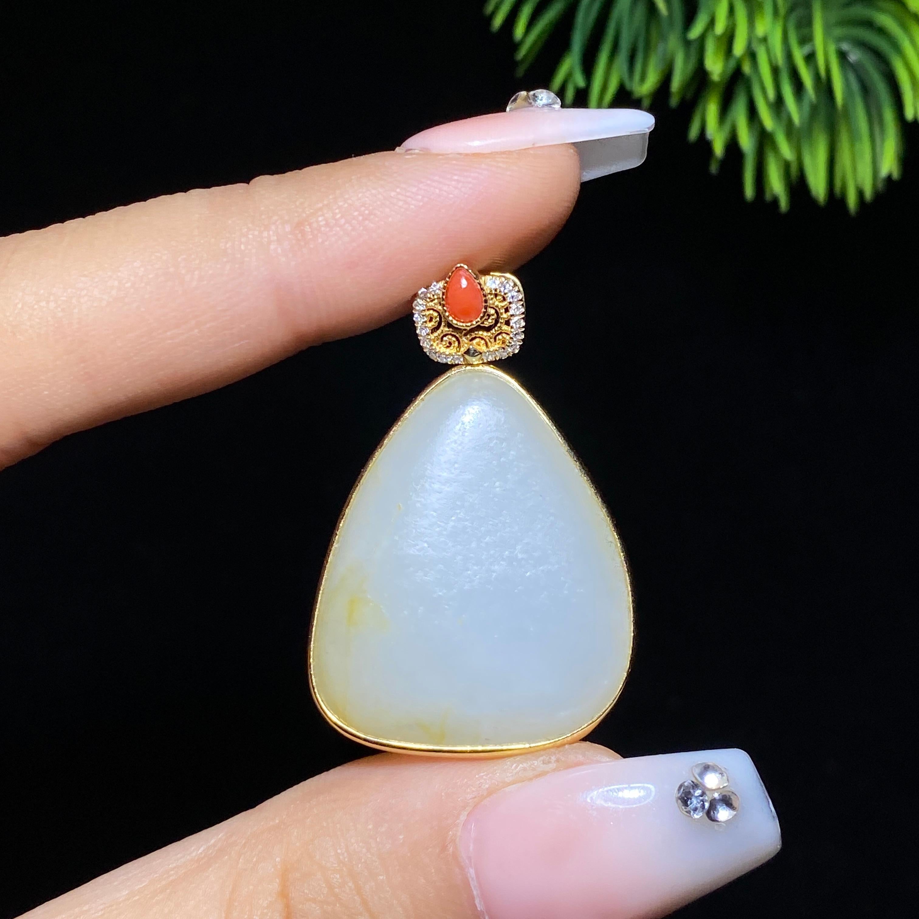 和田玉白玉洒金皮18k镶金籽料原石吊坠(10.8g)