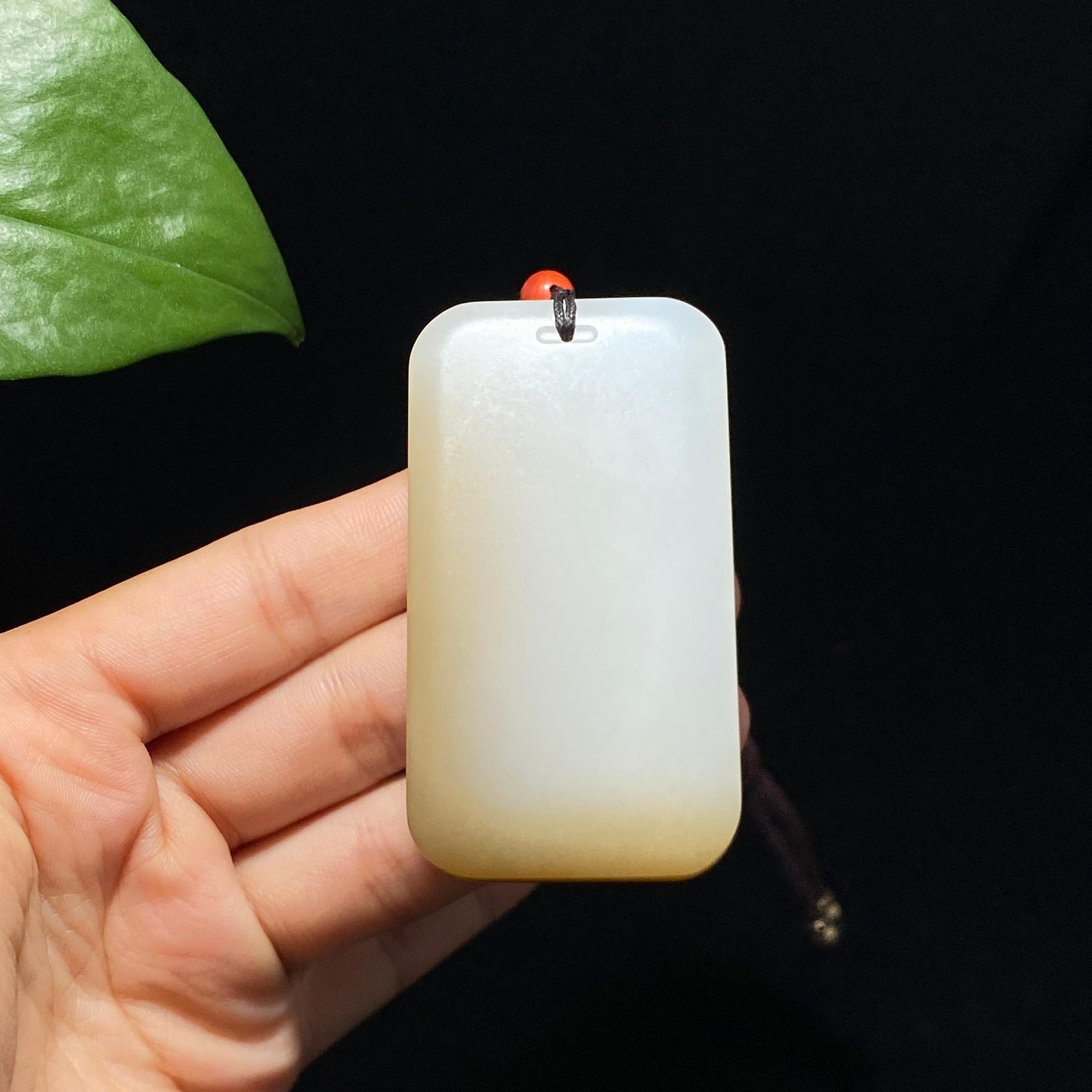 收藏级新疆且末糖白玉关公挂件(78.0g)