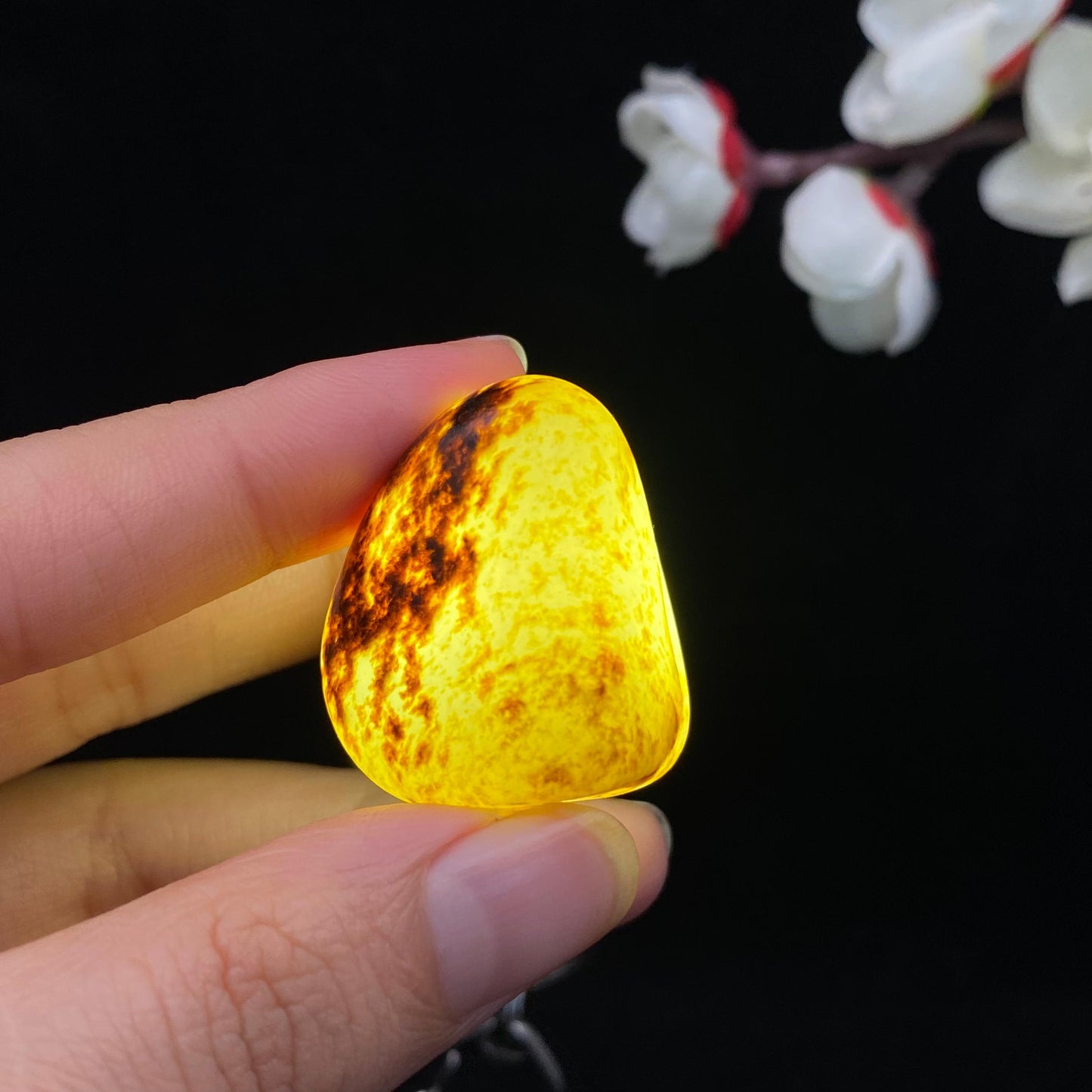 和田玉洒红皮籽料挂件(22.2g)