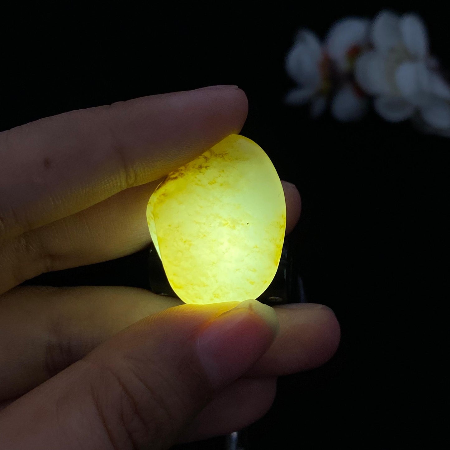和田玉洒金皮籽料吊坠籽(10.9g)