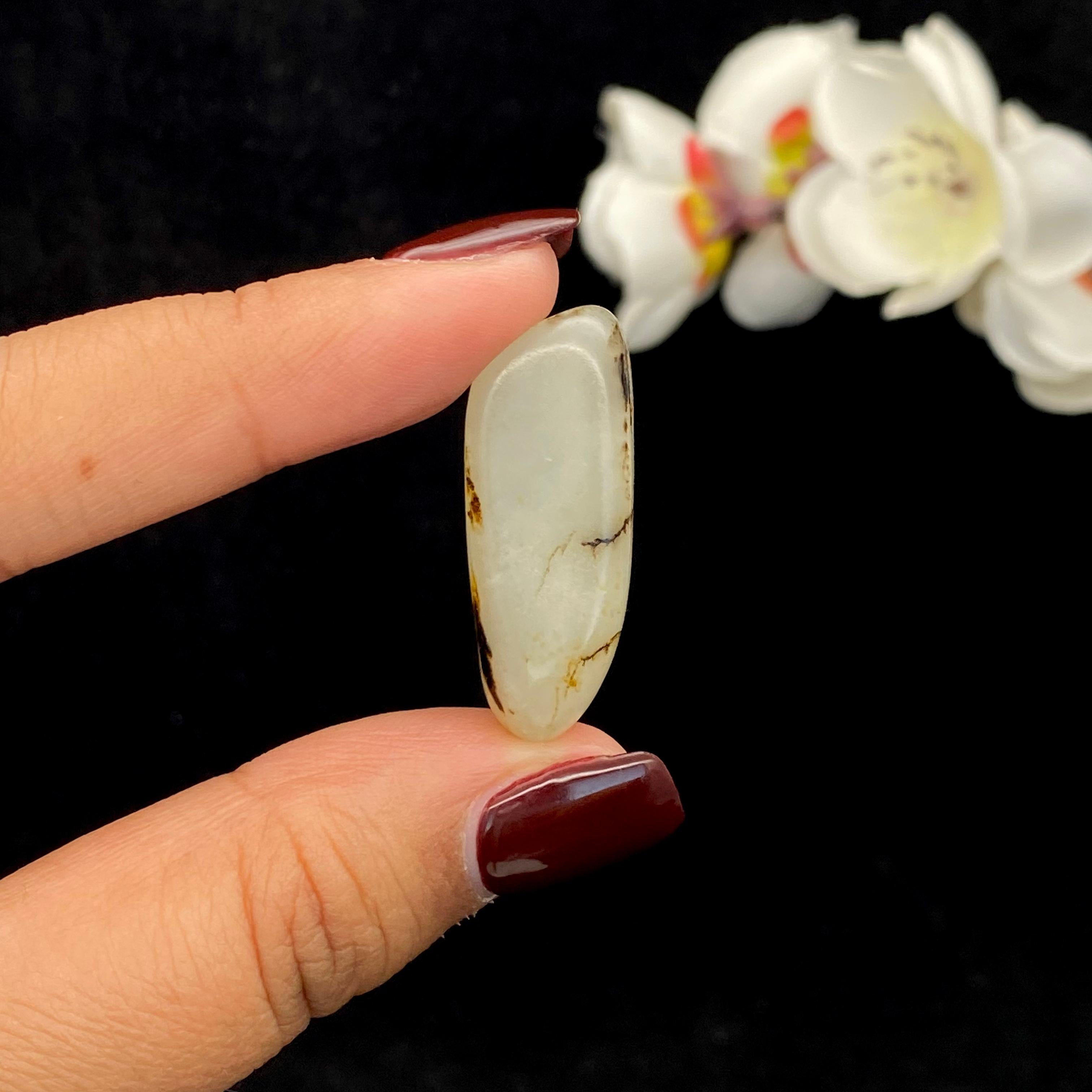 和田玉黑皮籽料原石(8.6g)