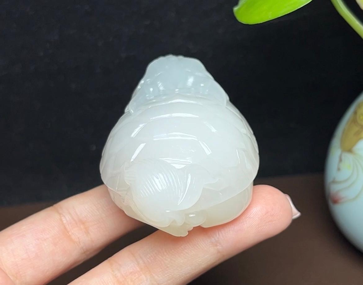 和田玉藕粉带烟紫龙龟手把件(127.3g)