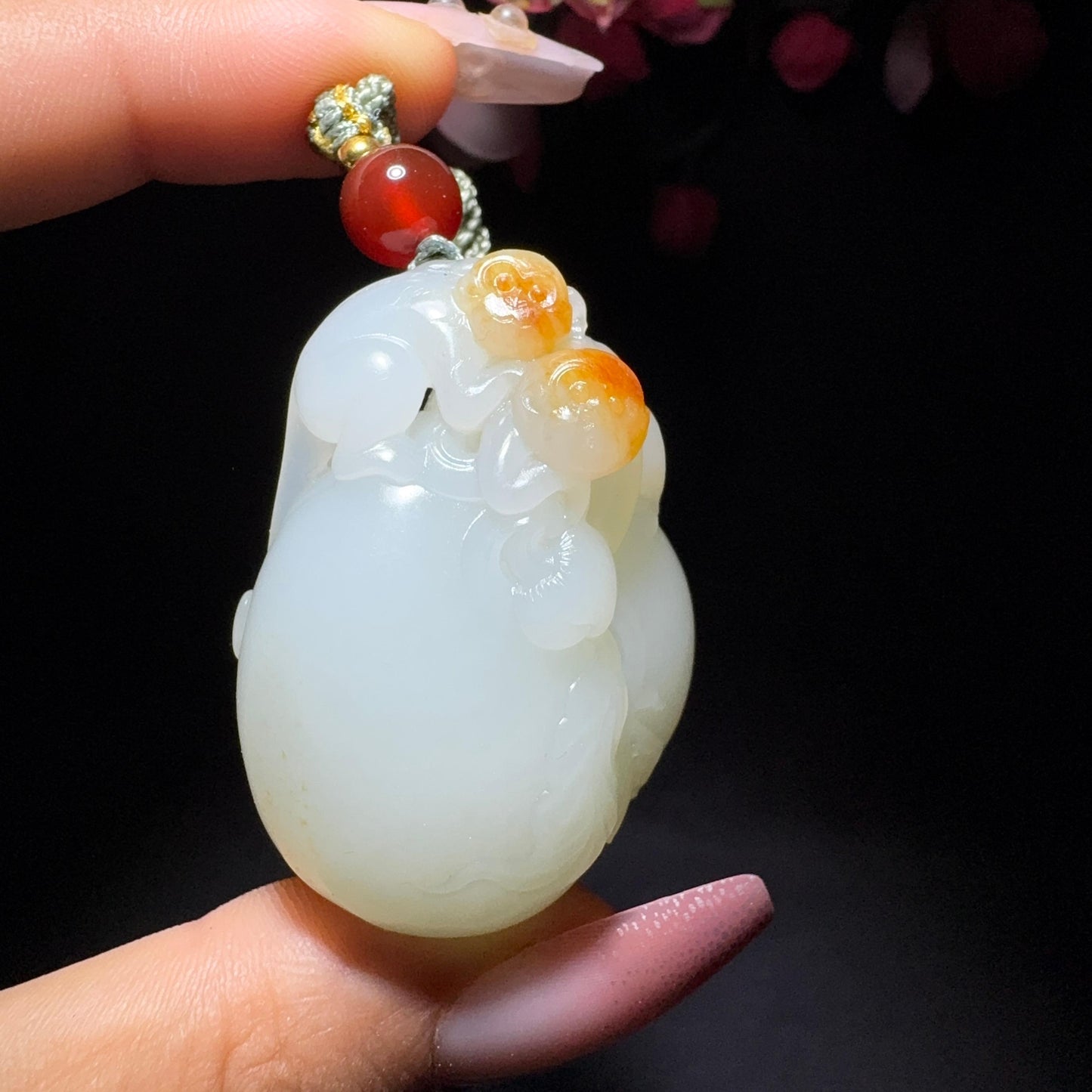 和田玉籽料猴子吊坠(37.1g)