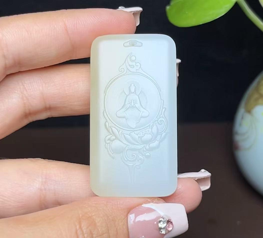 新疆和田玉且末糖白羊脂玉莲花悟道平安无事牌(30.2g)