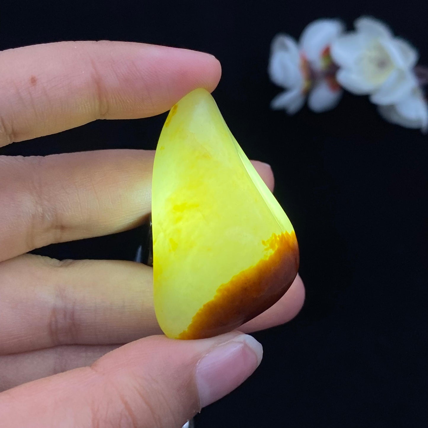 和田玉聚红皮籽料挂件(29.4g)
