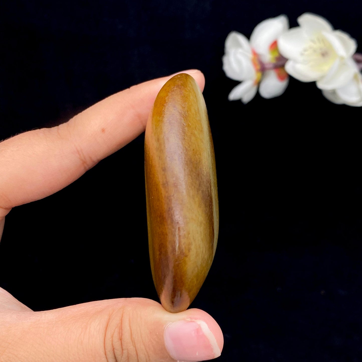 和田玉聚黄皮籽料手把件(115.6g)