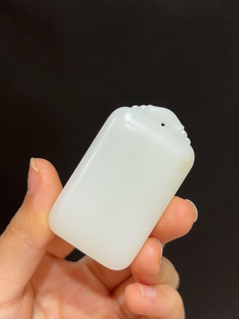 和田玉且末料羊脂玉平安无事牌(40.2g)