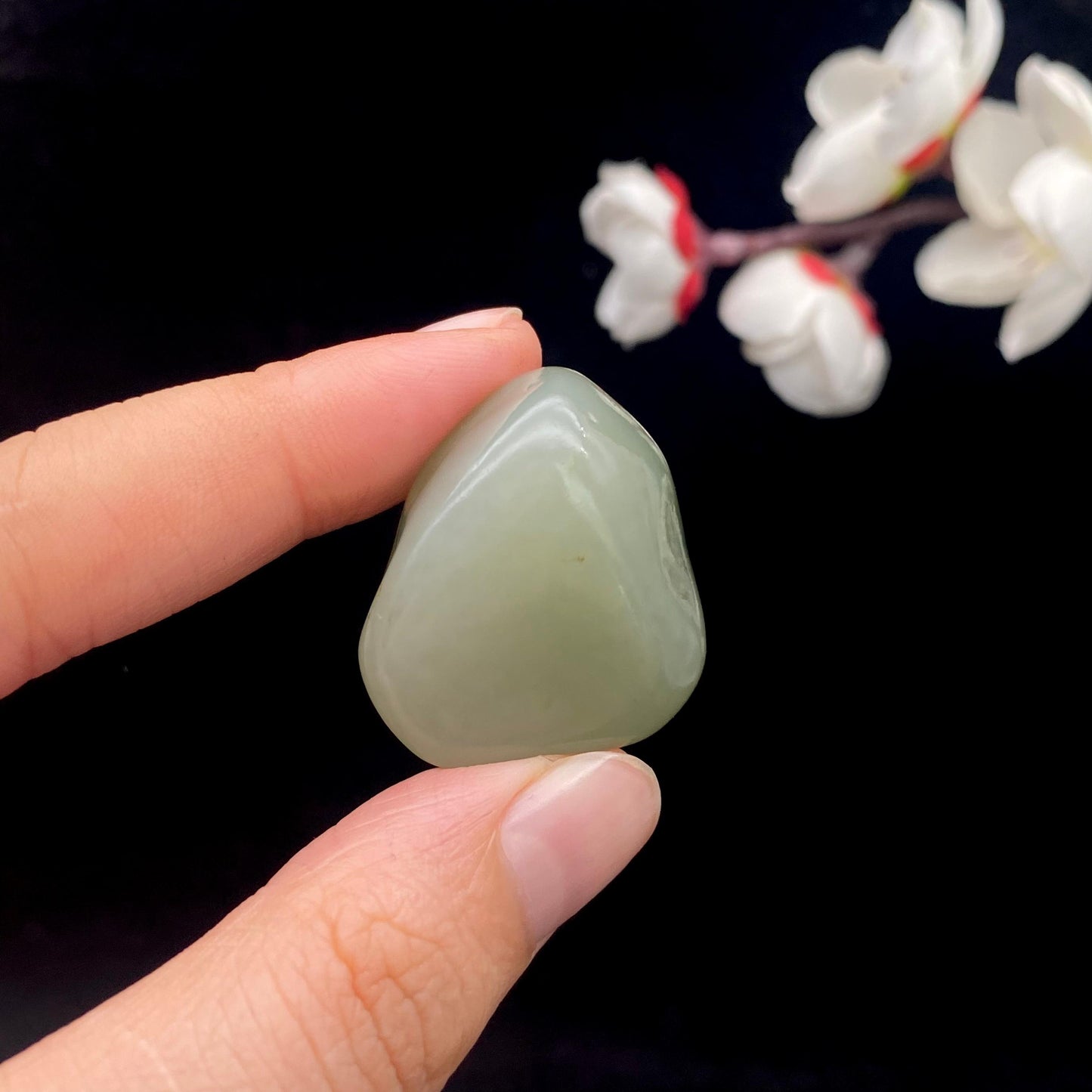 和田玉青白玉籽料原石(15.4g)