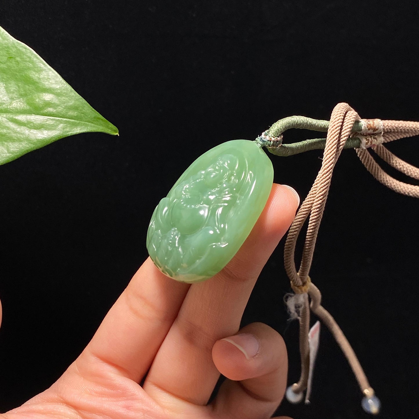 精品碧玉粉青猫眼佛公挂件(27.0g)