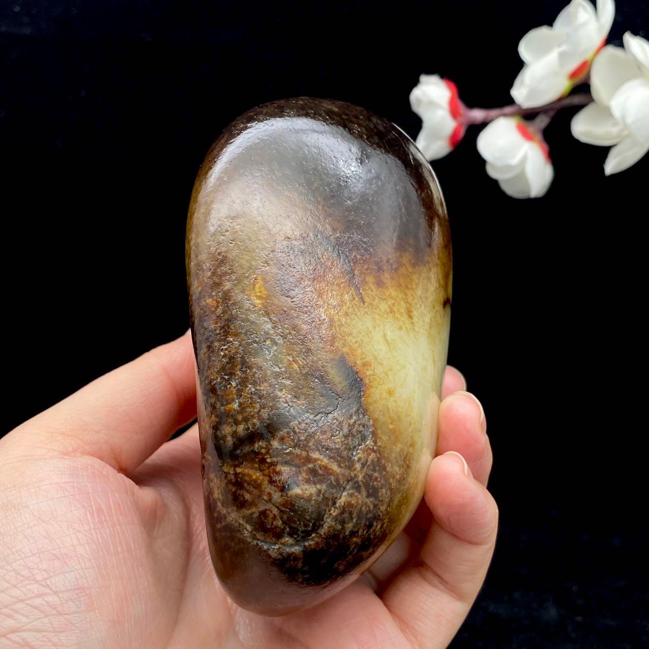 和田玉聚黑皮籽料原石(648.6g)