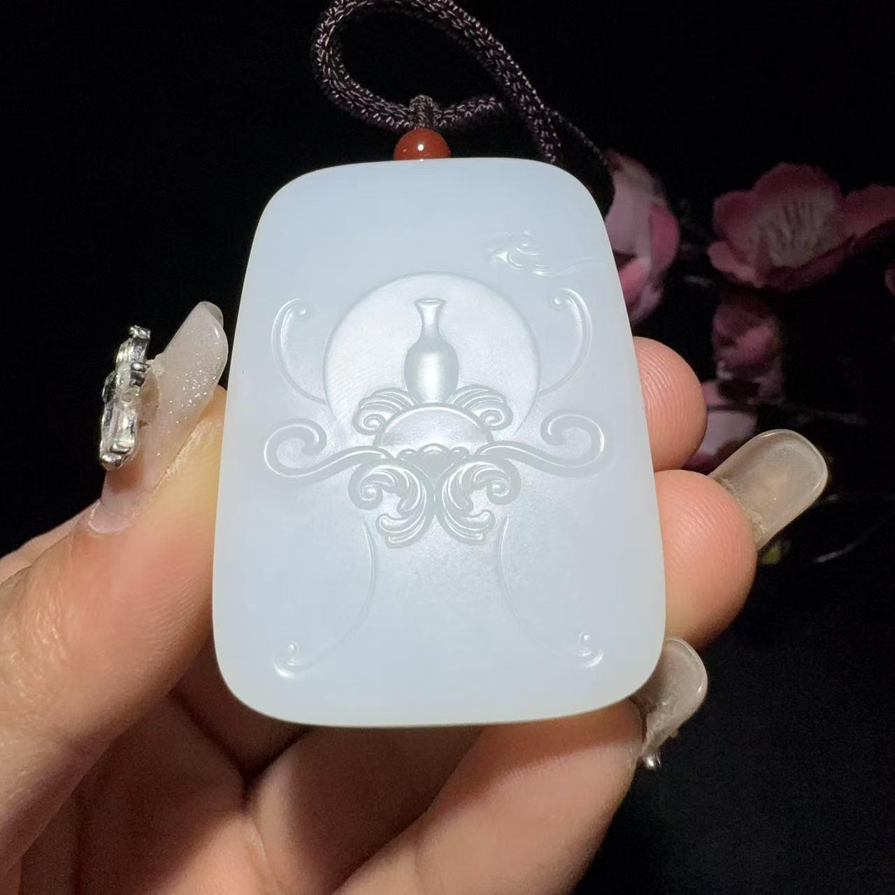 和田玉白玉挂件莲花观音(46.3g)