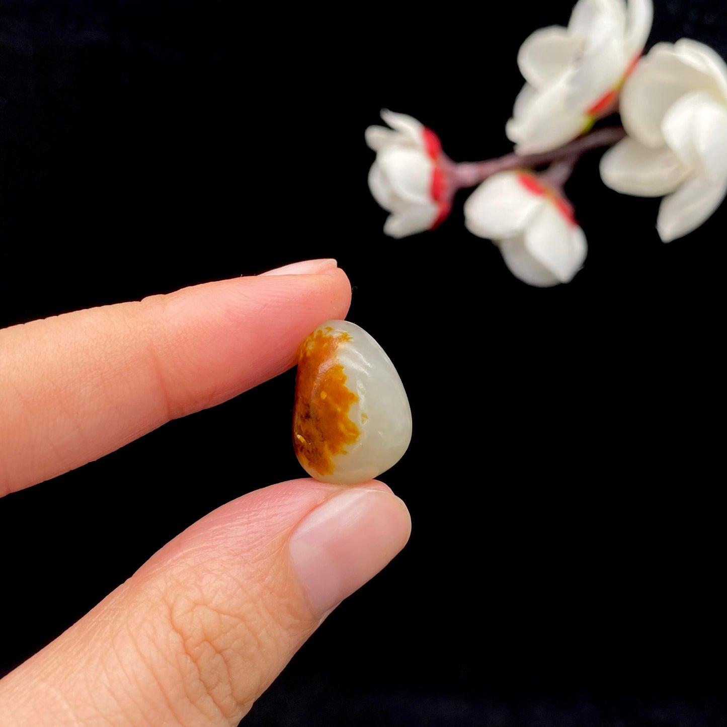 和田玉聚黄皮籽料原石(3.3g)