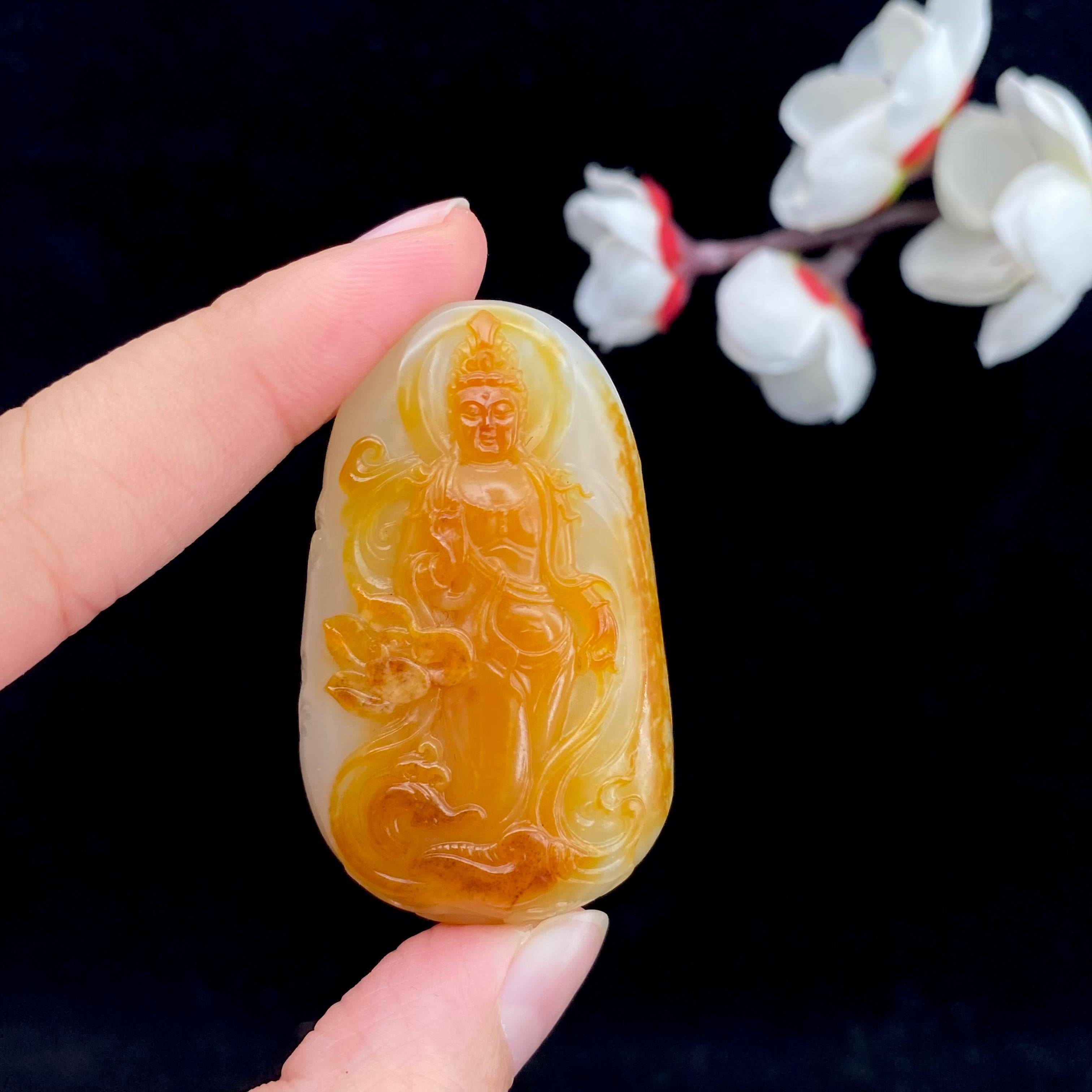 和田玉籽料【站观音】(42.3g)
