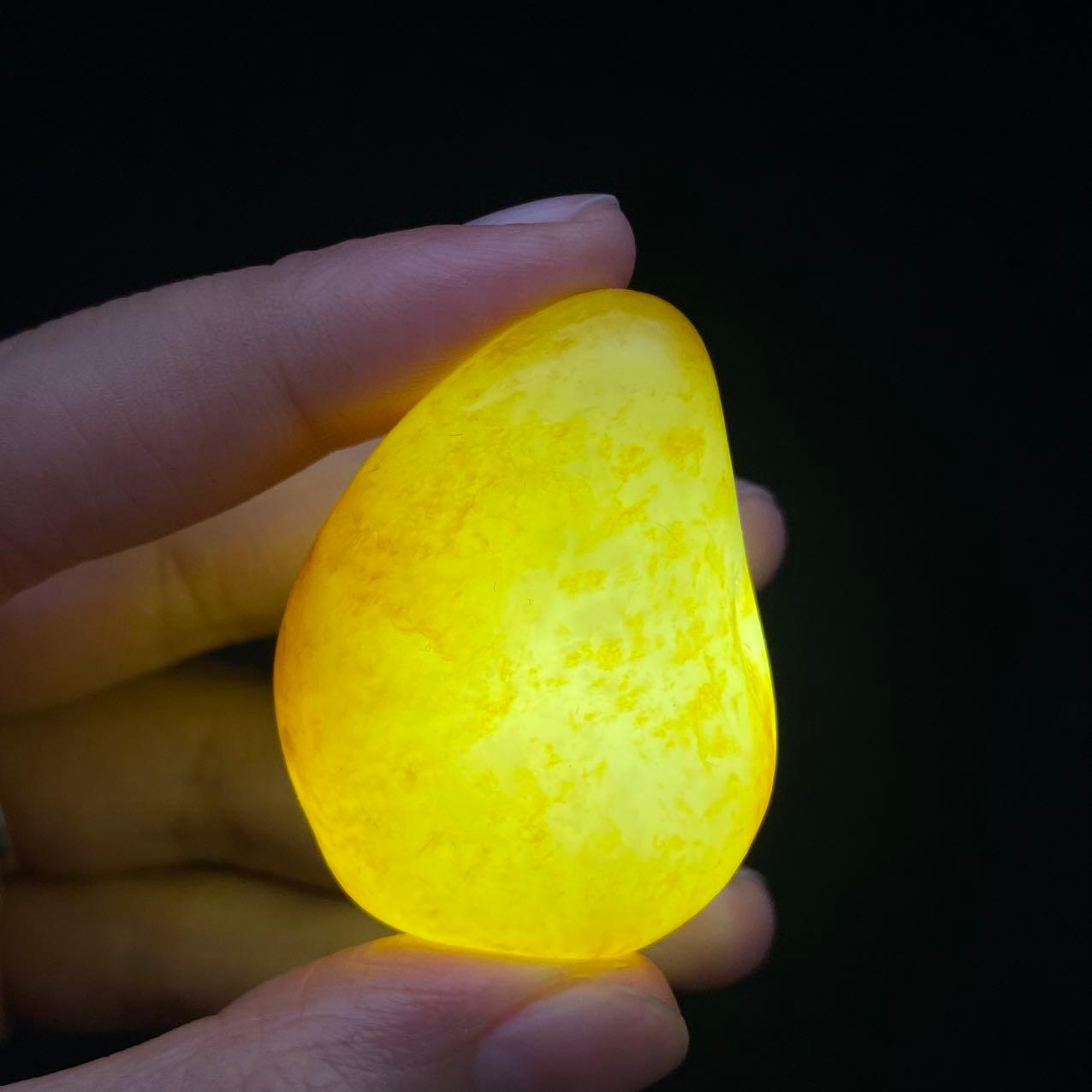 和田玉聚黄皮籽料原石(35g)