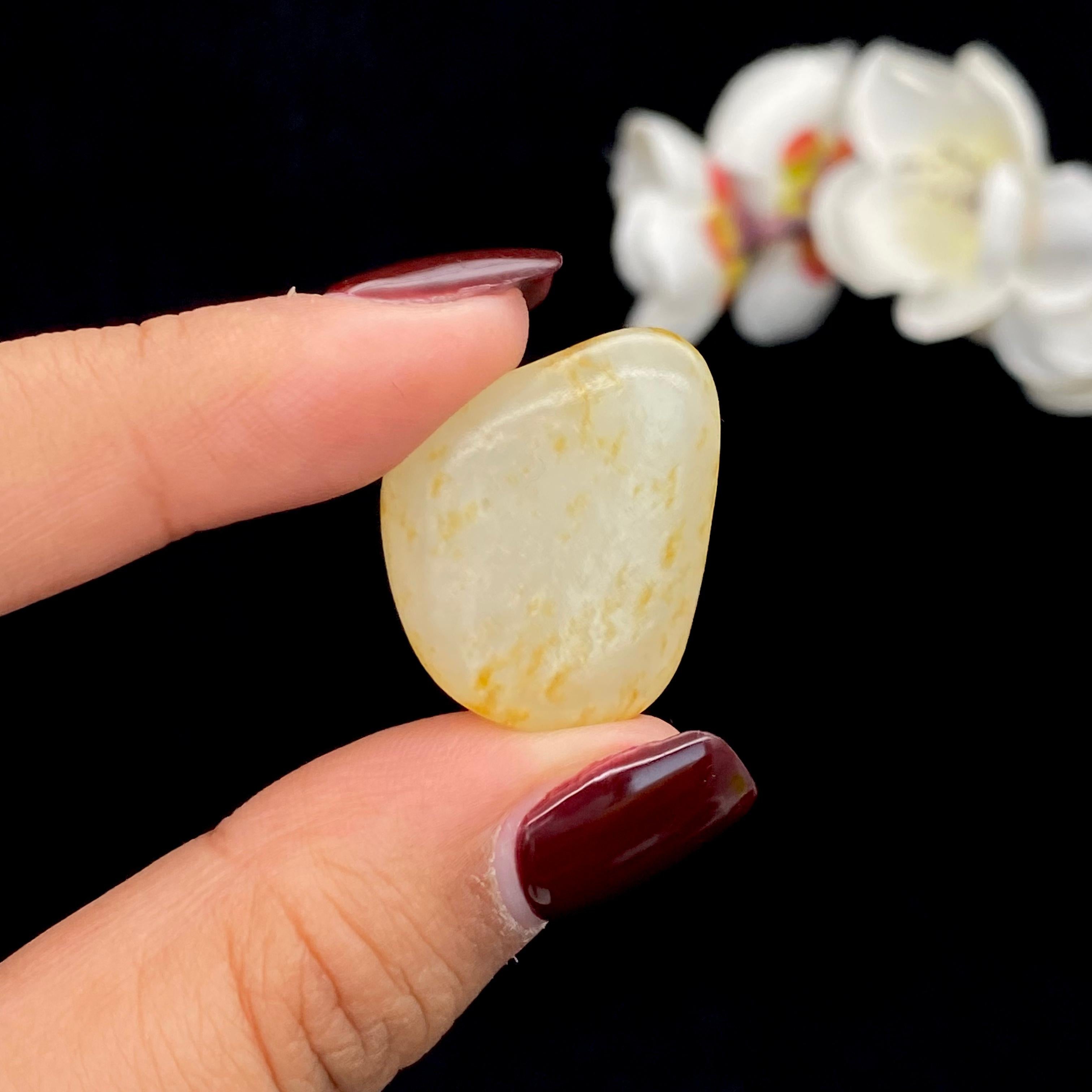 和田玉洒金皮籽料吊坠籽(8.1g)