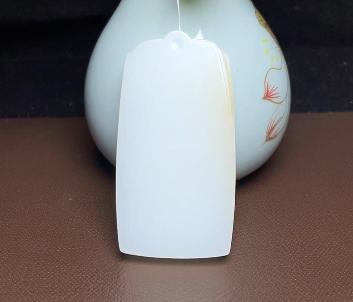 和田玉且末料羊脂玉平安无事牌(57.7g)