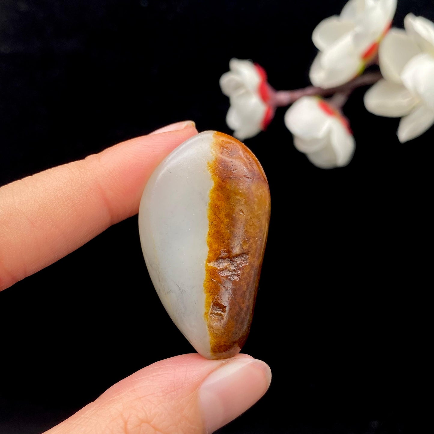 和田玉聚红皮籽料原石(26.8g)
