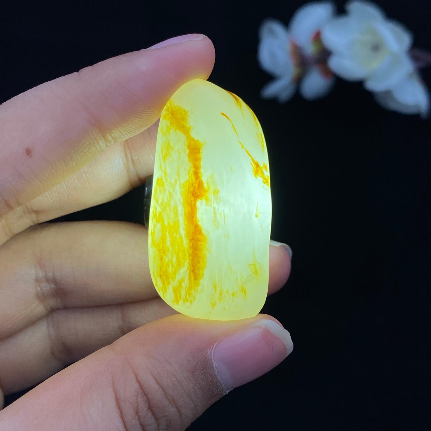 和田玉洒金皮籽料挂件(19.3g)