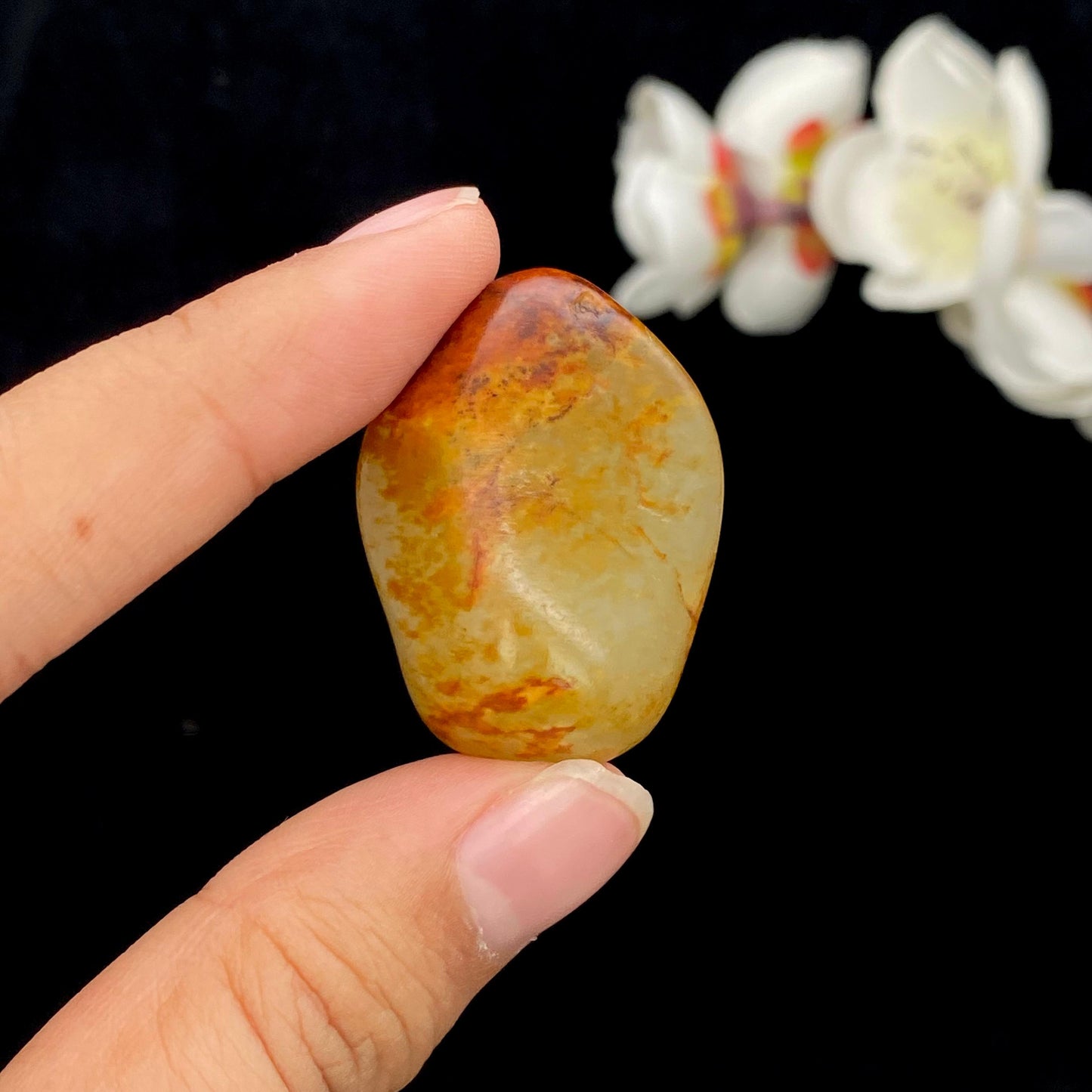 和田玉洒红皮籽料挂件(16.3g)