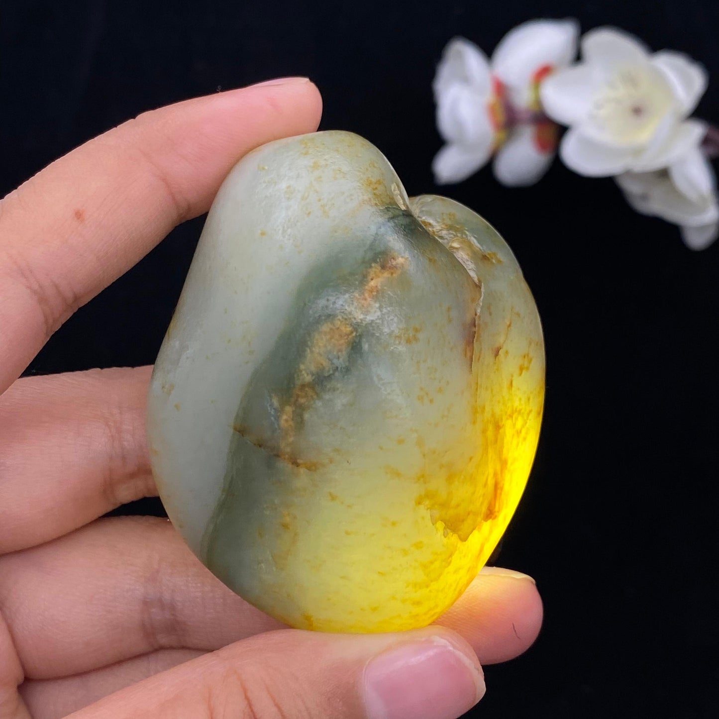 和田玉洒金皮带翠籽料手把件(137.5g)