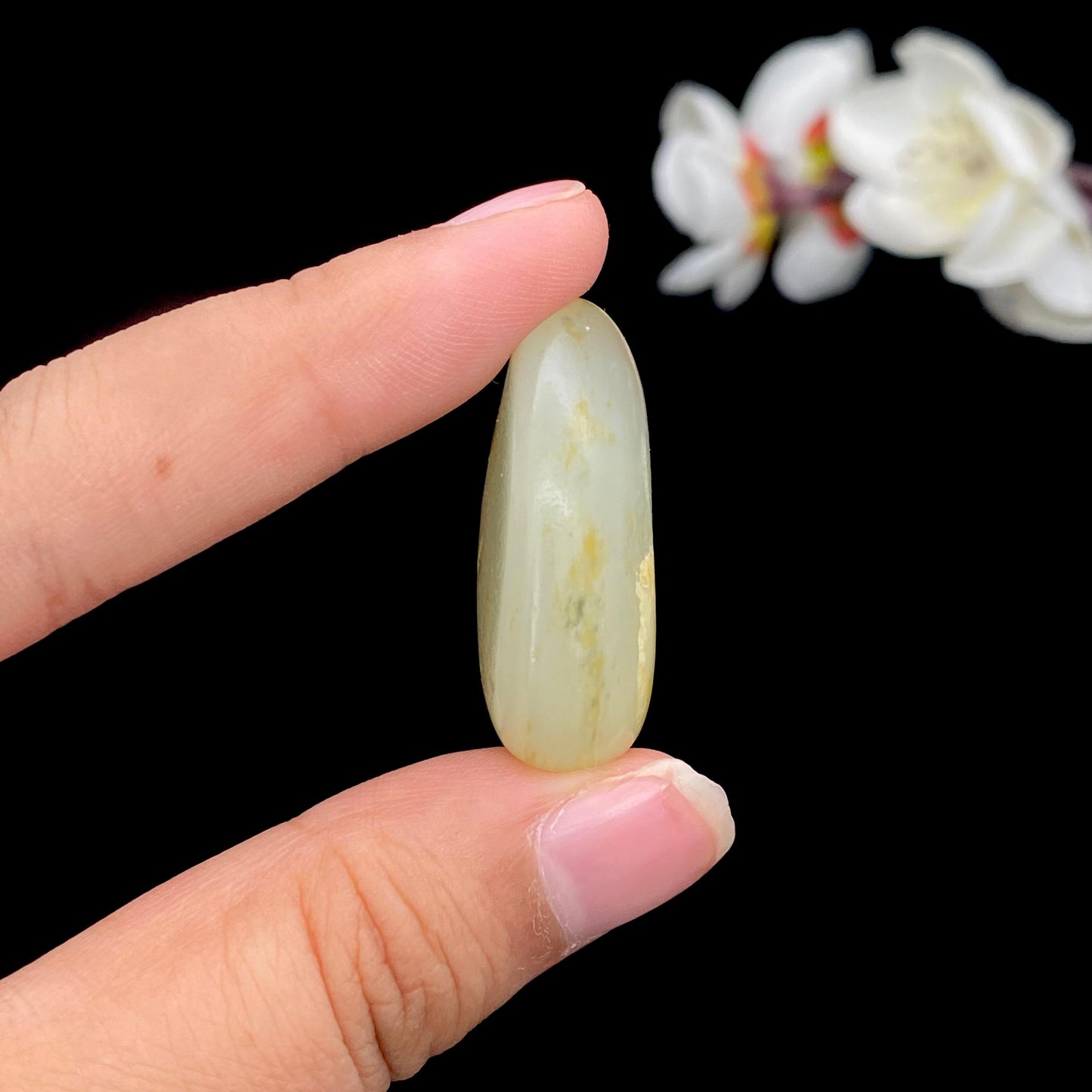 和田玉黄皮籽料挂件(16.3g)