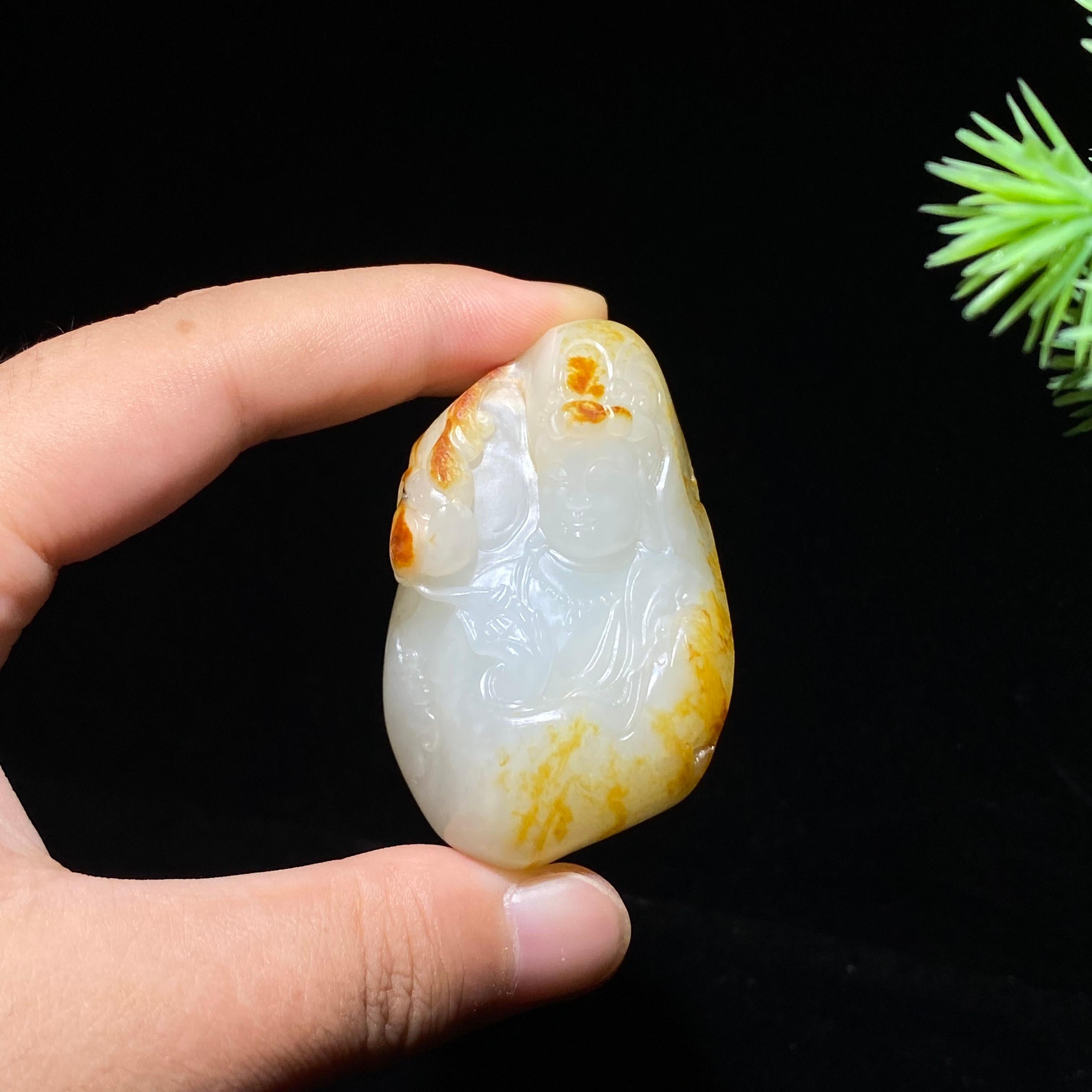 和田玉籽料观音(49.6g)