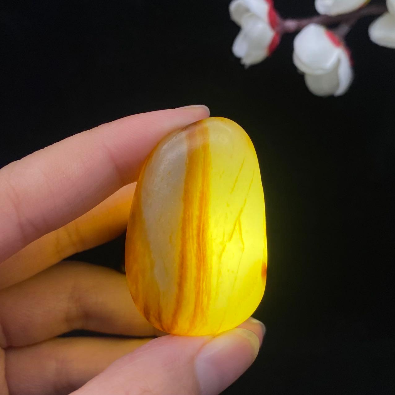 和田玉聚红皮籽料原石(31.2g)