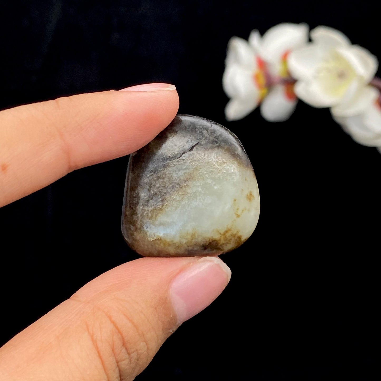 和田玉黑秋梨皮青花底籽料吊坠籽(15.2g)