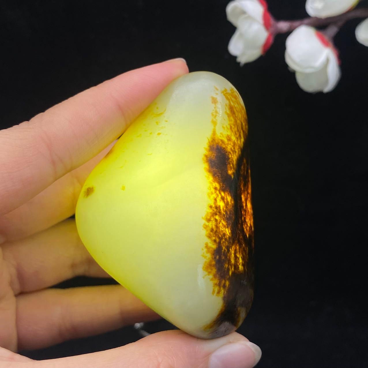 和田玉黑黄皮籽料原石(88.3g)