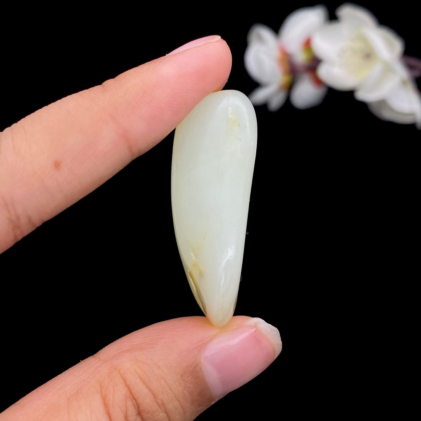 和田玉黄皮籽料挂件(19.6g)