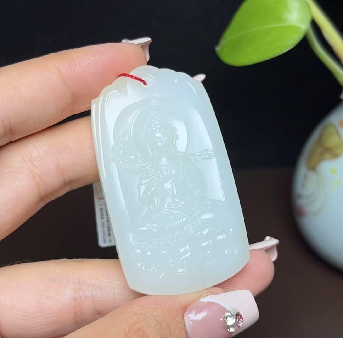 新疆和田玉且末料羊脂玉观音(32.2g)
