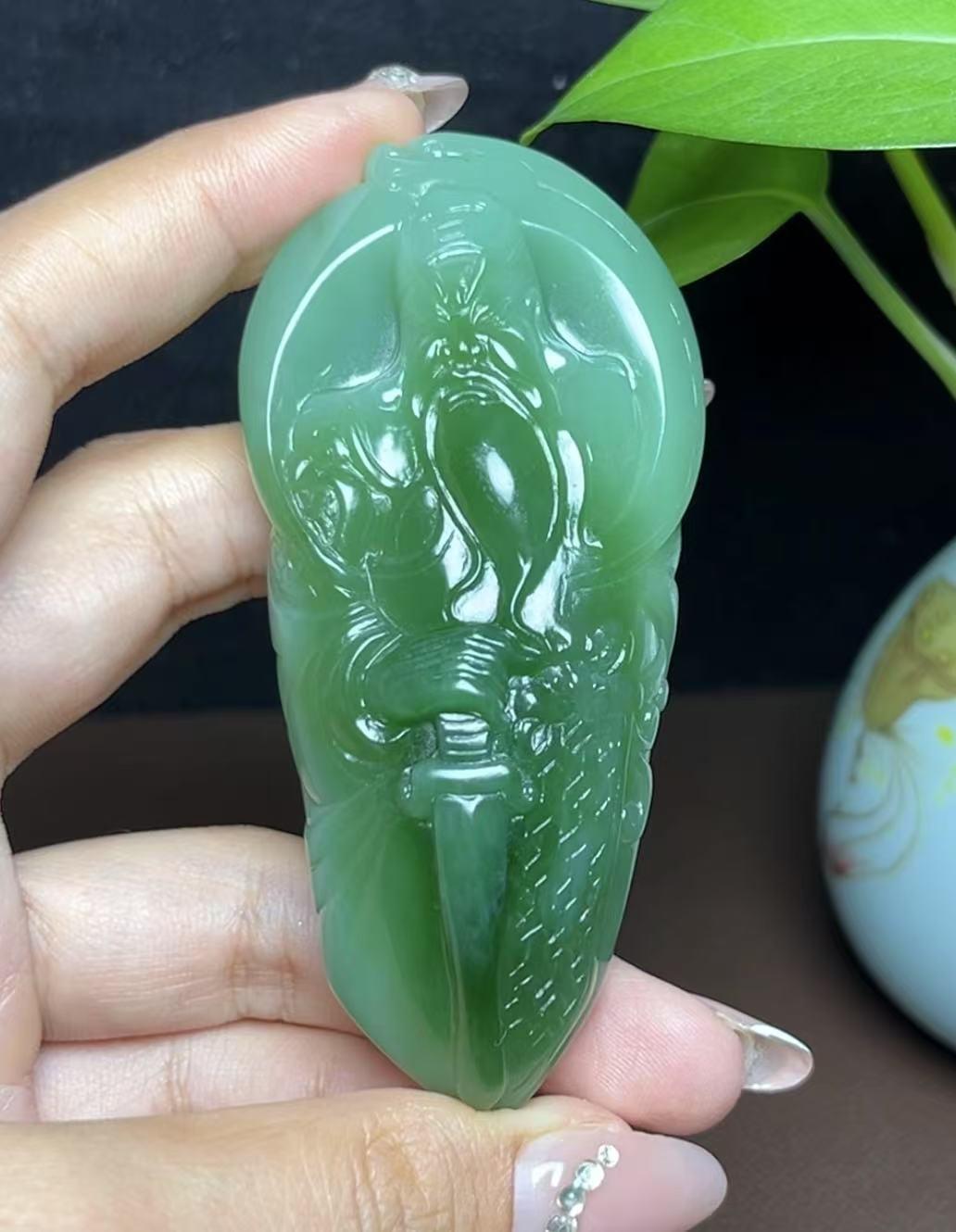 和田玉碧玉双色武财神关公手把件(92.5g)