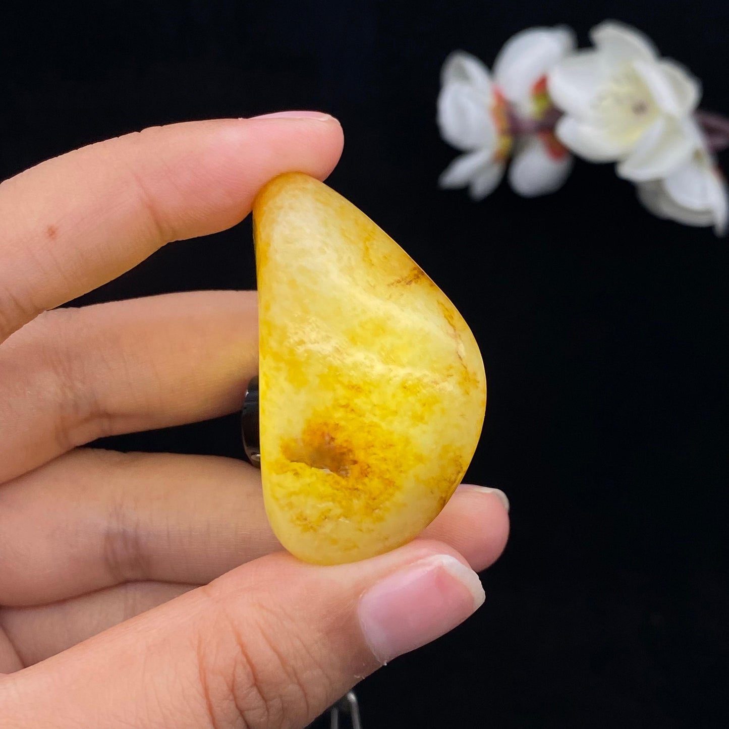 和田玉满洒金皮籽料挂件(32g)