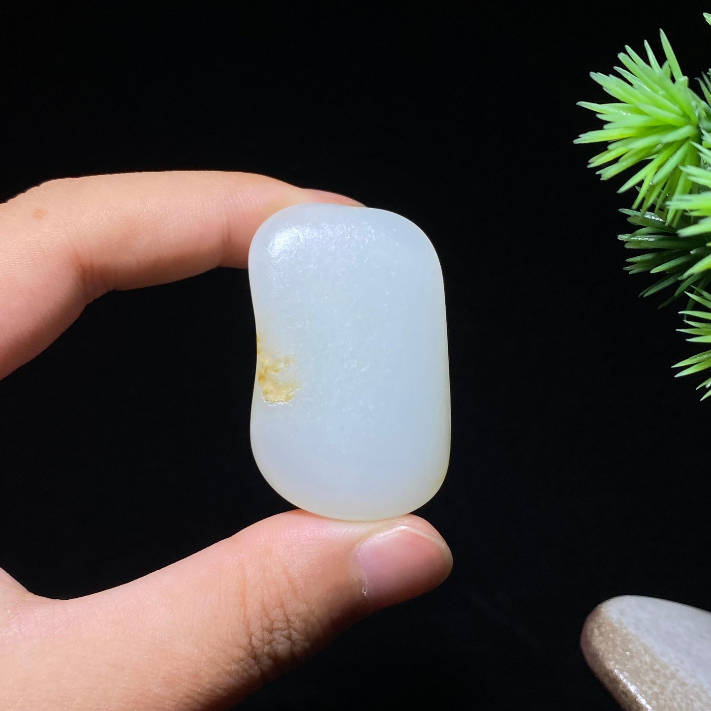 和田玉白玉洒金皮籽料原石(25.8g)